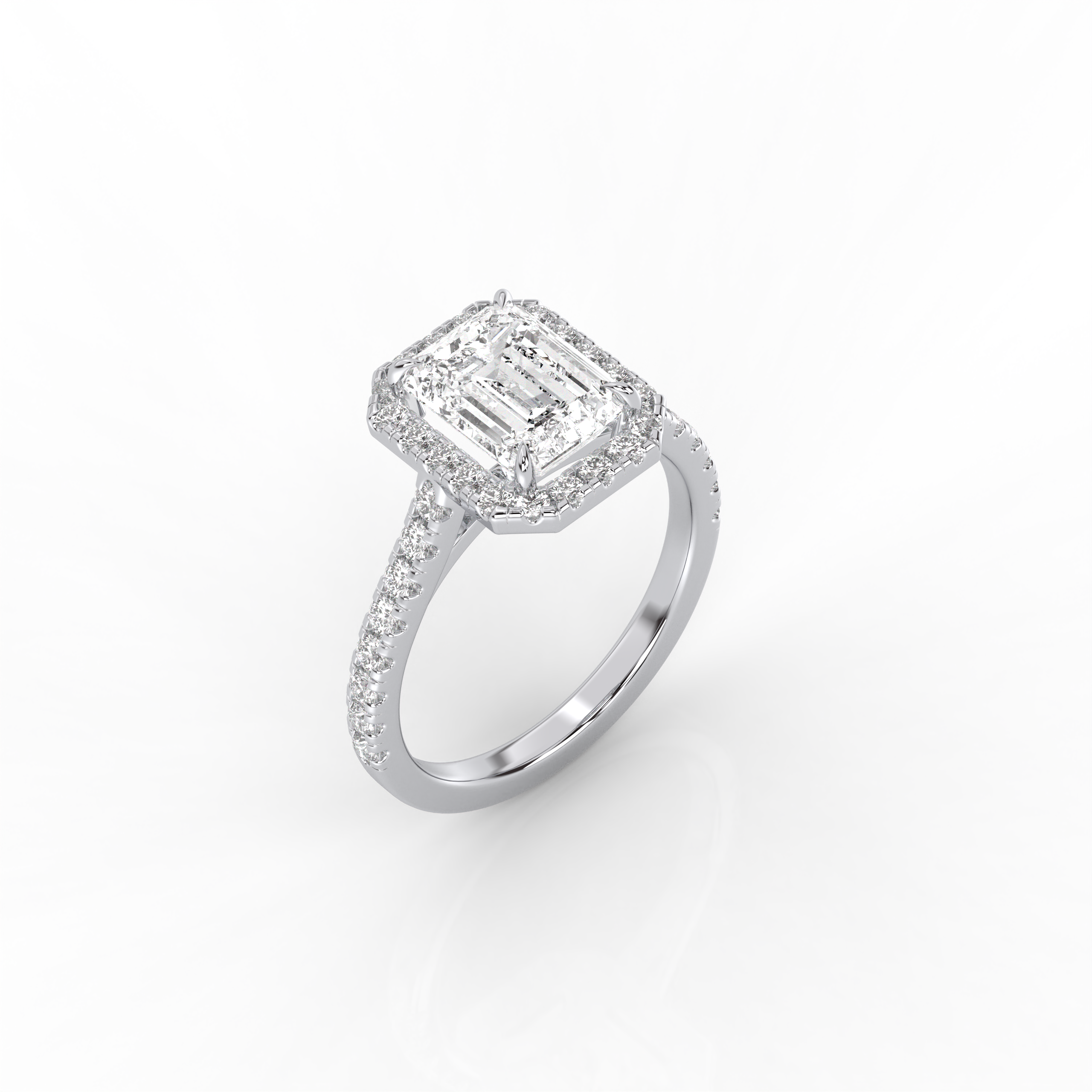 Diamond Ring Emeraldcut with Halo and Diamonds on Band