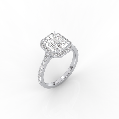 Diamond Ring Emeraldcut with Halo and Diamonds on Band